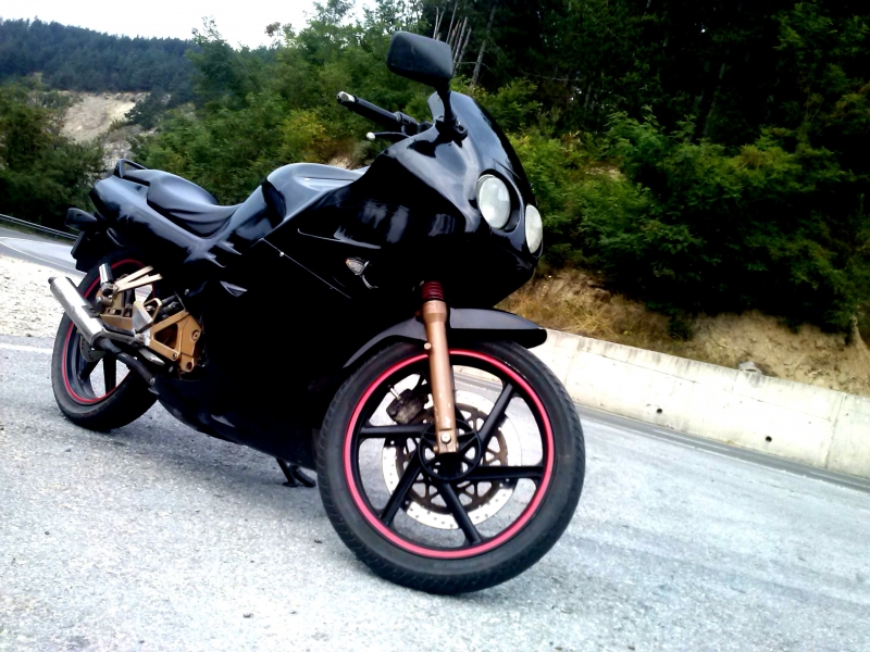 Полицията във Враца хвана мъж да кара обявен за международно