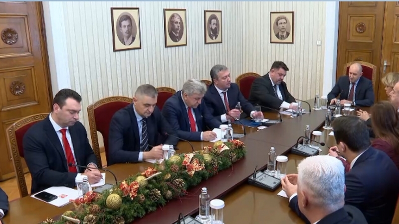 Петата политическа сила в парламента БСП Обединена левица провежда консултации