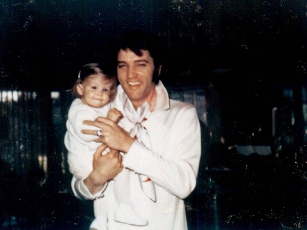 На 54 години почина Лиса Мари Пресли единственото дете на