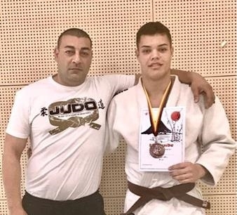 Треньор от Монтана изведе свои възпитаник до бронзов медал на