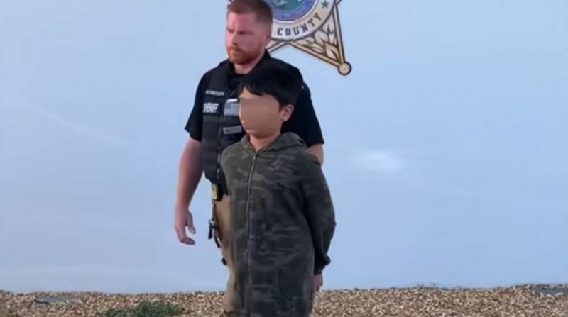 10 годишно дете е арестувано от полицията в щата Флорида заради