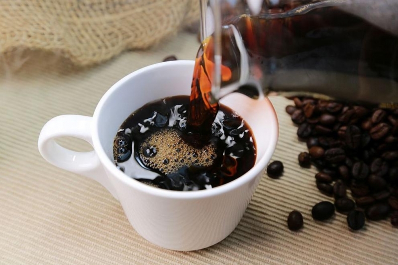Диетолозите Лорън Манакър и Британи Дън поставиха черното кафе сред