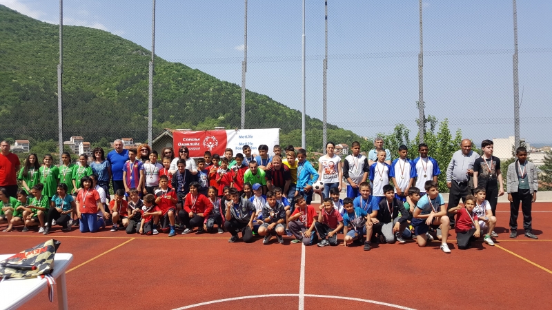 На 27 04 2018г от 10 часа на игрището под хижата бившето