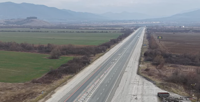 Ново видео показва докъде е стигнал строежът на скоростния път