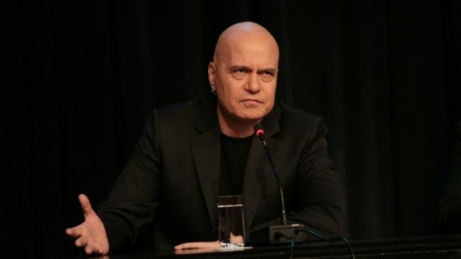 С любопитство наблюдавах мярката за неотклонение на арестуваната шефка на