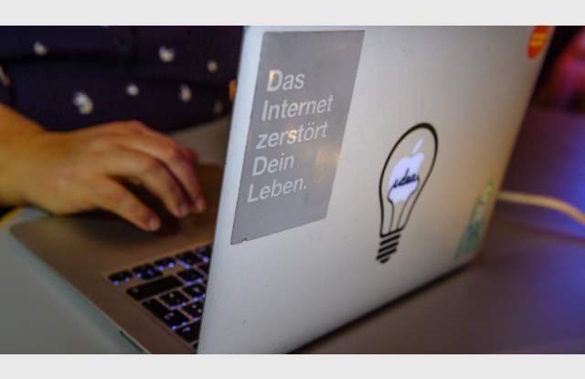 Хакери са публикували лични данни от стотици германски политици от