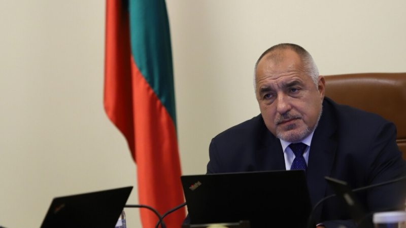 Удължаваме с 6 месеца срока за издаване на лични документи