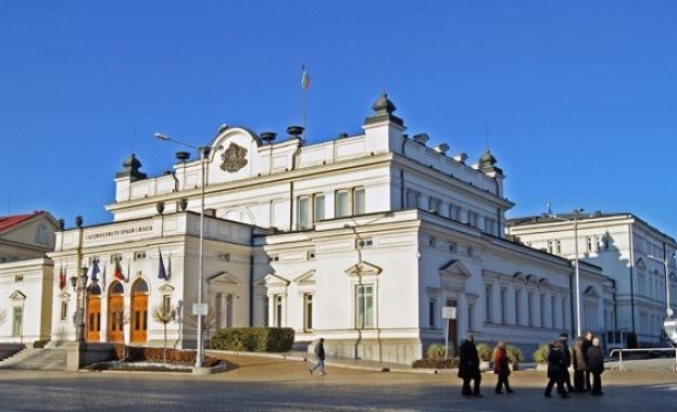 Ръководството на Народното събрание е отнело акредитацията на журналисти от