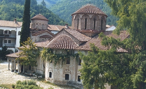 Архимандрит Симон е освободен от длъжност игумен на Бачковския манастир