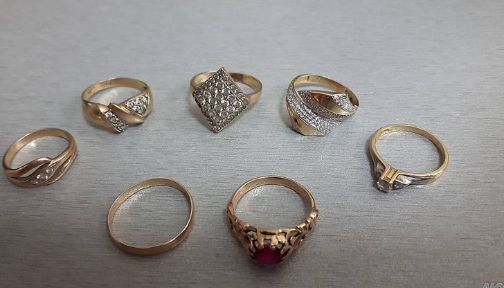 Полицаи нищят кражба на златни пръстени в Монтана съобщиха от