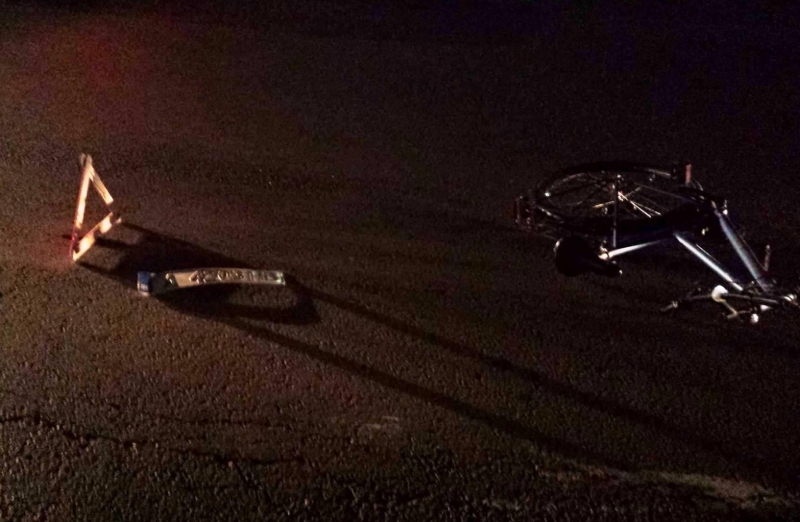 Товарен бус е блъснал колоездач тази сутрин на международния път