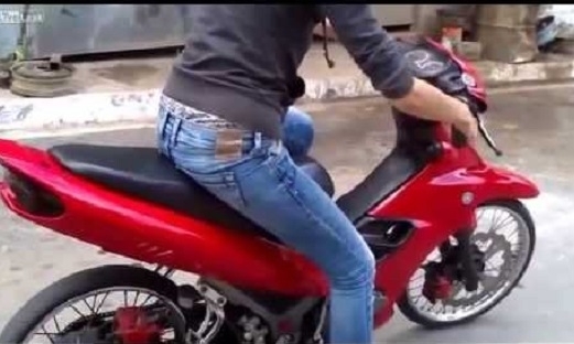 Полицията е заловила жена да юрка нередовен скутер във Врачанско
