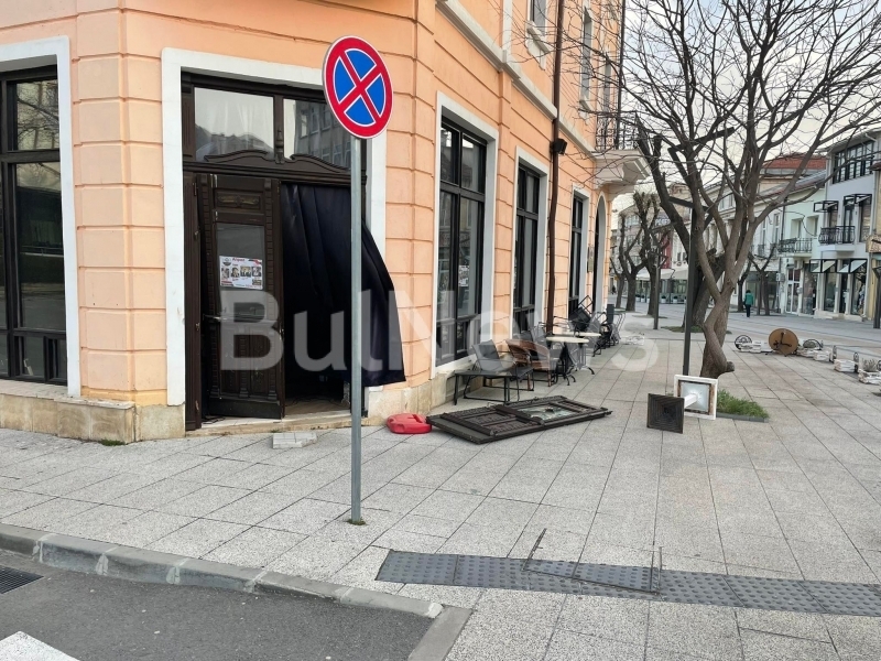 Огледите на щетите от ураганния вятър във Враца приключиха Днес