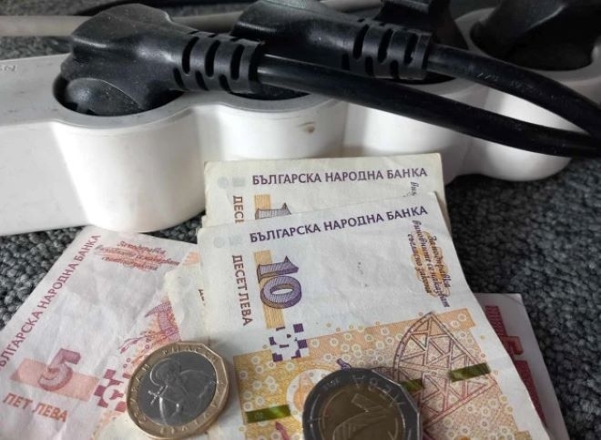 КЕВР предложи по-високи цени на парното и тока от 1 юли