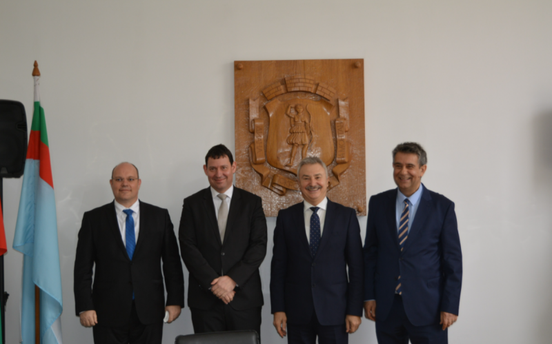 Трима посланици пристигнаха в Монтана научи BulNews Визитата им започна със