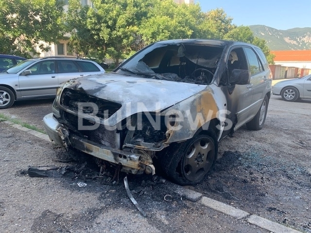 Врачанската районна прокуратура подхвана палежа на лекия автомобил на червения