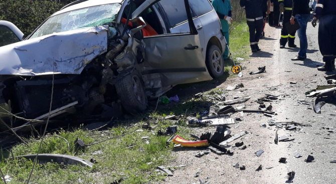 Трима са намерили смъртта си по пътищата във Врачанско при