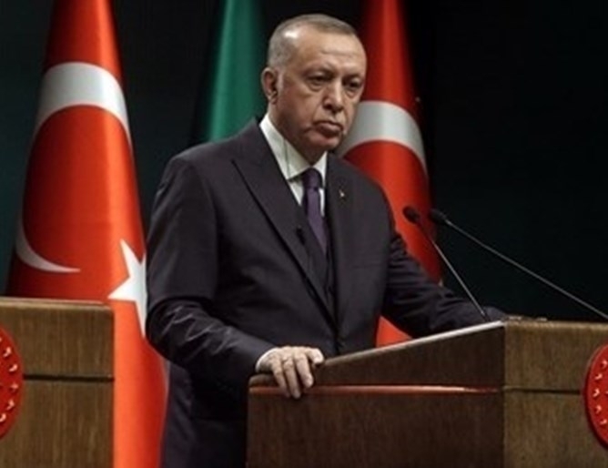 Турският министър на околната среда и градоустройството Мурат Курум съобщи