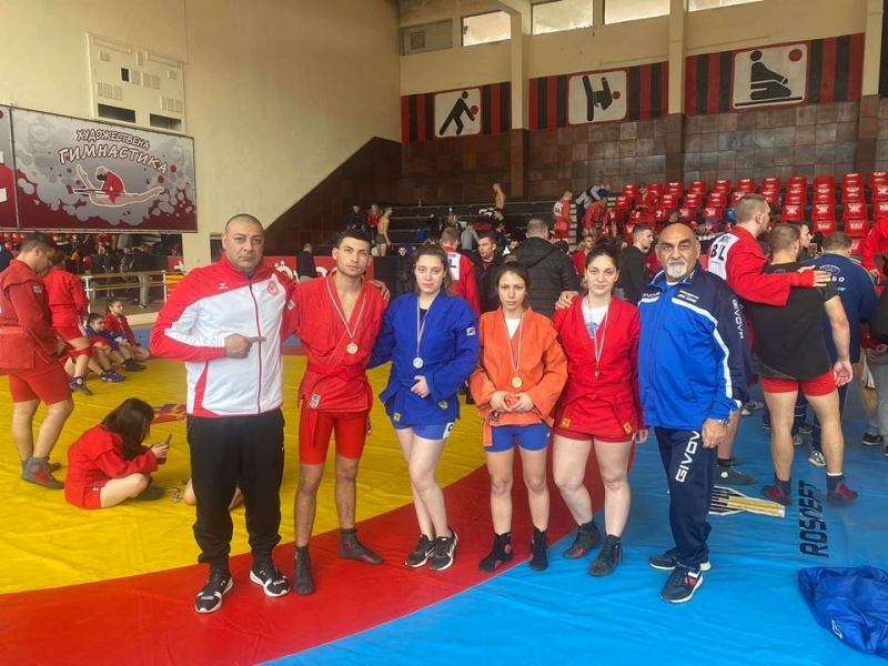 С пълен комплект медали се завърнаха състезателите от монтанския СК