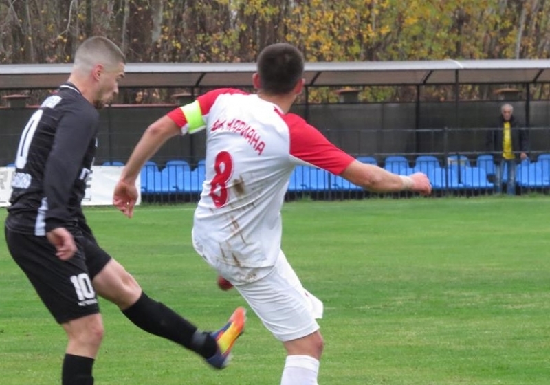 Отборът на Кариана отстъпи с 0 2 на новака във Втора