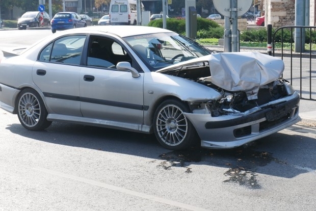 Катастрофа е станала около 12 30 ч днес на кръстовището на