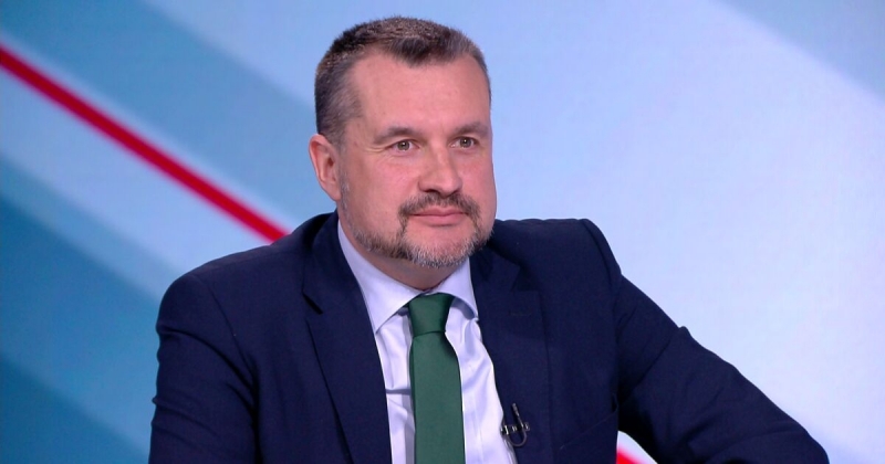 Калоян Методиев: Войната между Пеевски и Борисов започна