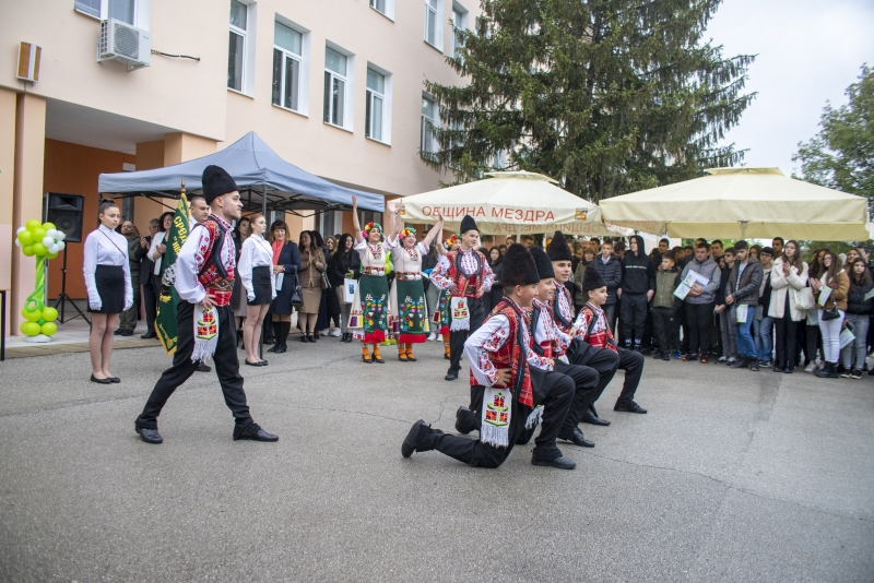 В навечерието на деня на Св равноапостолни и славянобългарски просветители