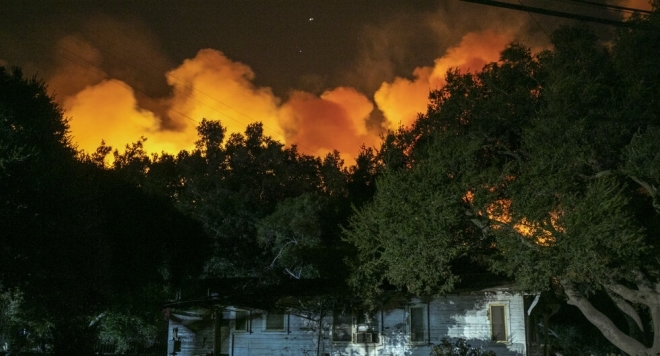 По голямата част от пожарите в Калифорния които принудиха хиляди хора