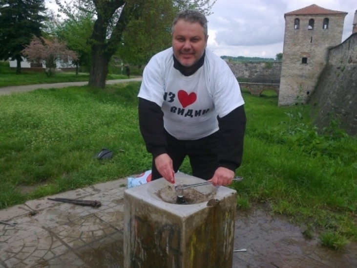 Самозабравил се лидер на СДС която от евроизборите насам е