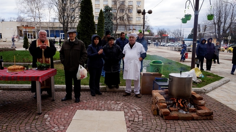 На един от най светлите християнски празници през годината Никулден