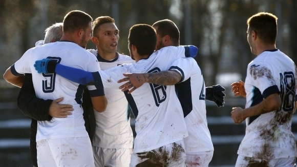 С гол на Рангел Абушев Левски Лом победи с 1 0