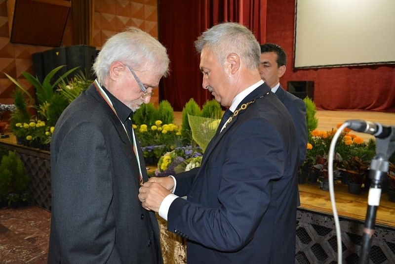 Тази година кметът на Монтана Златко Живков ще връчи четири