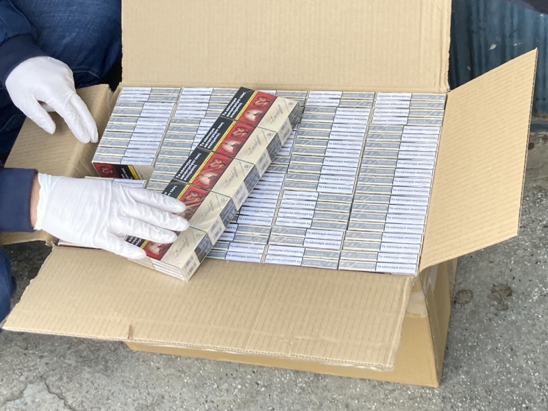 Полицаи намериха контрабандни цигари в дома на видинчанин съобщават от