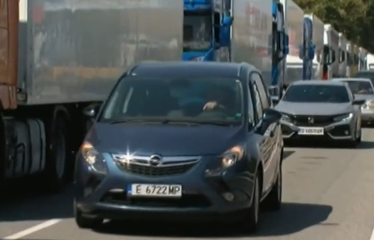 Хиляди българи тръгват на път за втората серия почивни дни