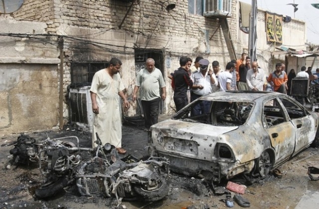 При експлозия на кола-бомба в южния иракски град Басра загинаха