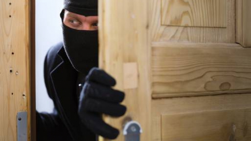 Изпечени бандити са ограбили къща в монтанското село Долни Цибър