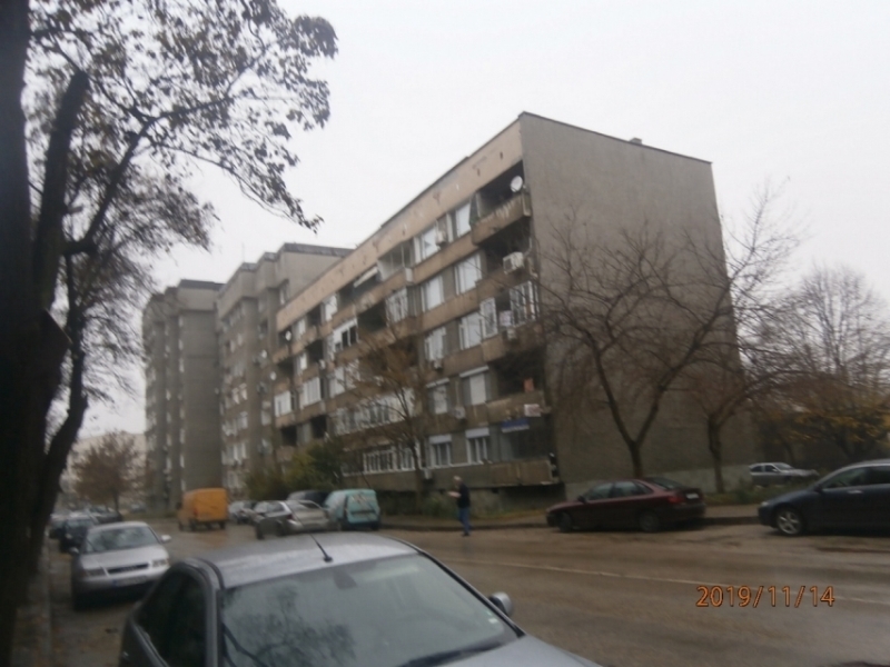 Частен съдебен изпълнител обяви за публична продан тристаен апартамент във