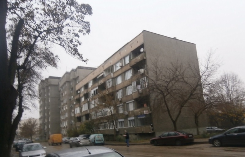 Частен съдебен изпълнител обяви за публична продан тристаен апартамент във