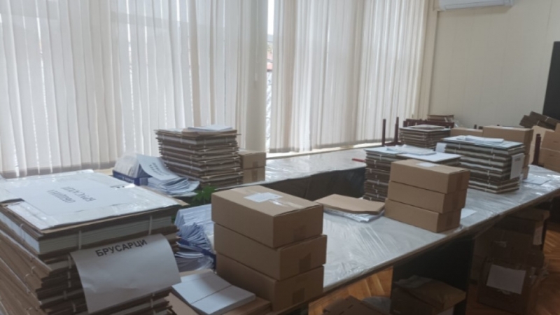 В Областна администрация Монтана се разпределят и раздават на общинските администрации