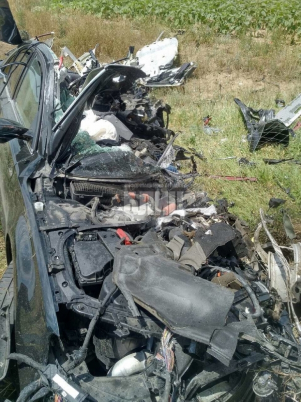 Временно движението се осъществява двупосочно в едната лента по път