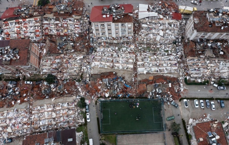Над 2300 души загинаха хиляди са ранени стотици сгради разрушени