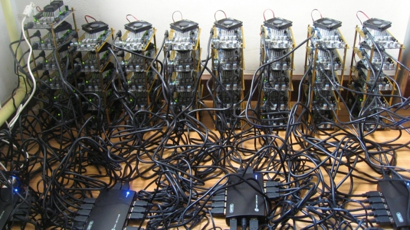 Все повече китайци разпродават своето оборудване за добив на bitcoin