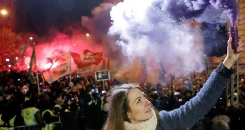 Хиляди демонстранти изпълниха улиците на унгарската столица Будапеща за пореден