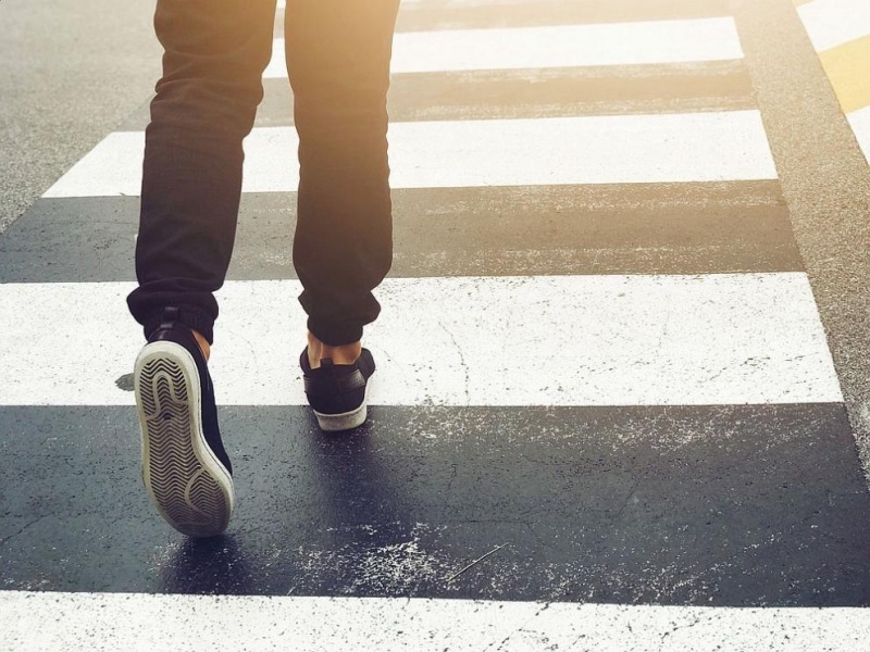 Десетгодишно дете е блъснато на пешеходна пътека в Търговище, съобщиха