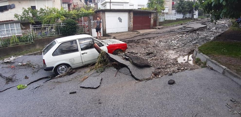 Бедствено положение е обявено в Котел след като вчера ниската