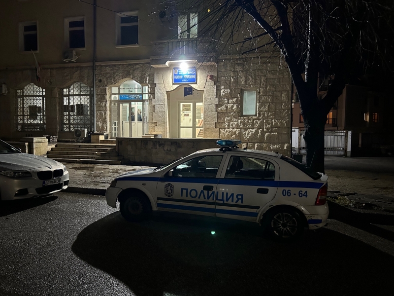 Извънредно! Полицията залови над 50 мигранти край Враца, тече специална операция