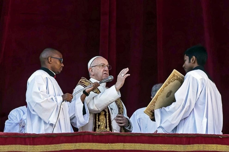 Двама кардинали, които са част от близкото обкръжение на папа