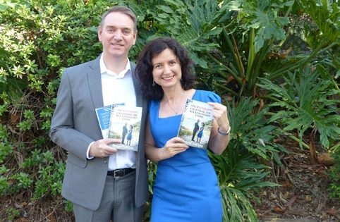 Книга на българка живееща в Австралия оглави класацията на бестселърите