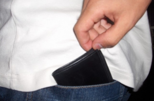 20 годишна е обрала пациент на болница във Враца съобщиха от