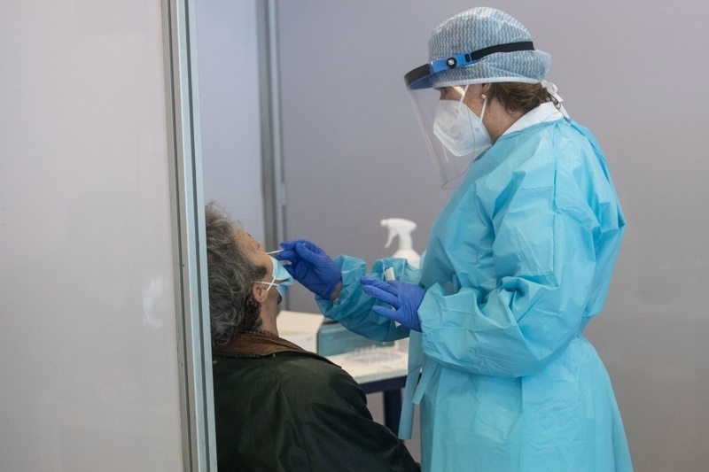 Два кабинета за прегледи и изследване на пациенти със съмнение